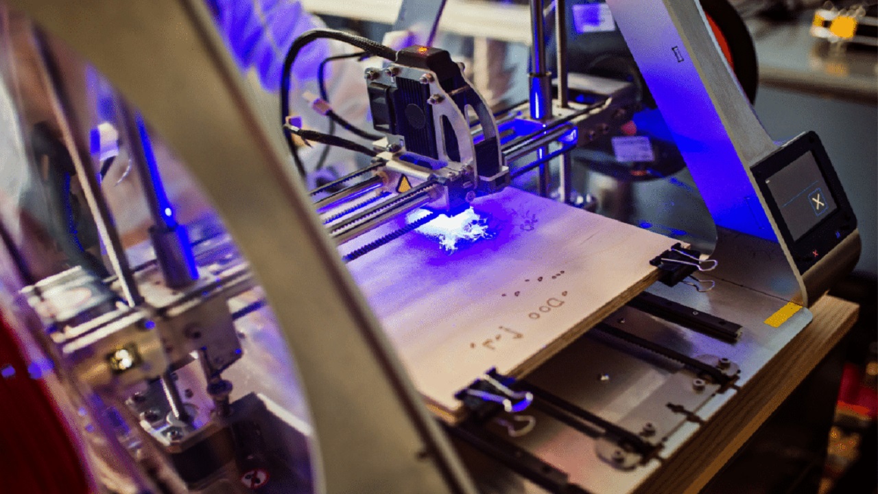 Factors to Consider When Choosing the Right Engraving Machine for Printing Needs